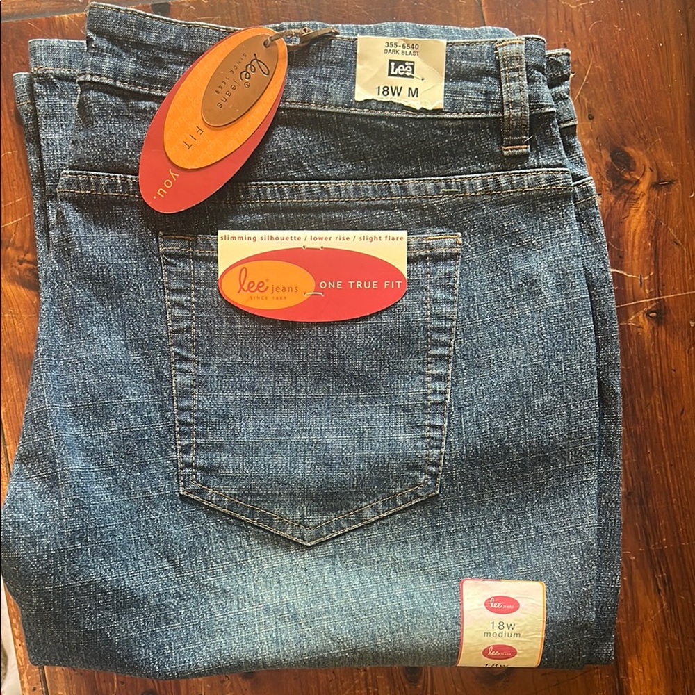 NWT Lee women’s jeans